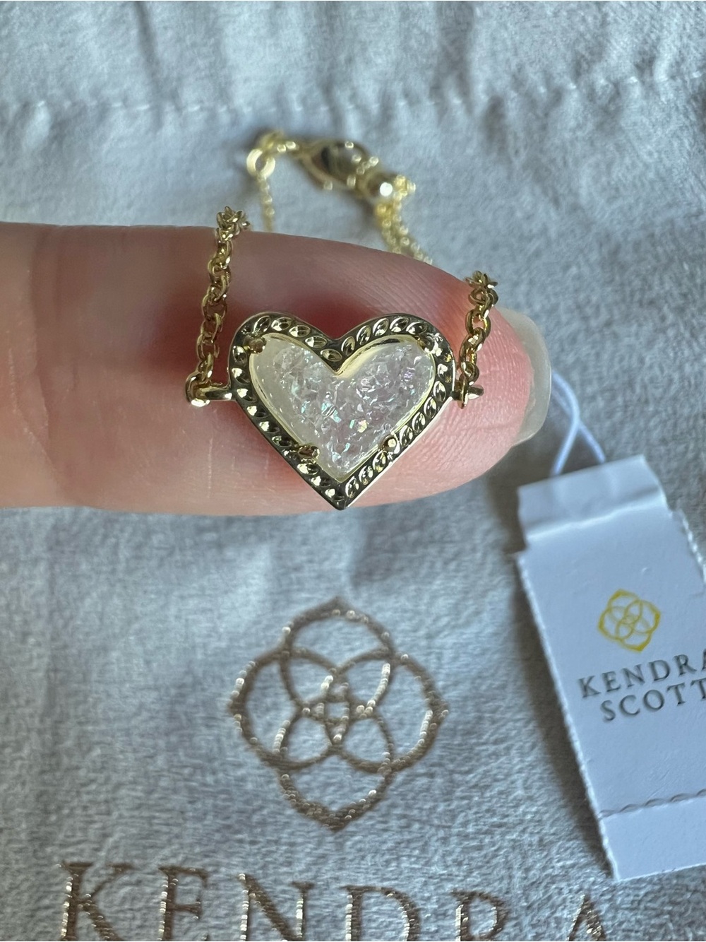 NWT Kendra Scott Ari Heart Gold Chain Bracelet in Iridescent Drusy - Picture 7 of 9